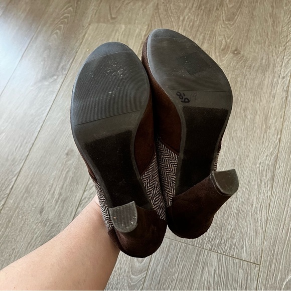 Xoxo Brown Suede Oxford Heels - Size 8 - Picture 7 of 7